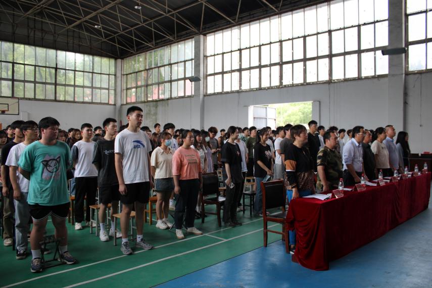 白菜官网举办2022-2023学年“五四”表彰大会暨文艺汇演 白菜官网举办2022-2023学年“五四”表彰大会暨文艺汇演