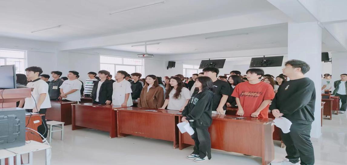 坚定不移跟党走,青春奋进新征程 ——999策略白菜手机论坛第四期团课结业典礼暨入团仪式 坚定不移跟党走,青春奋进新征程 ——999策略白菜手机论坛第四期团课结业典礼暨入团仪式