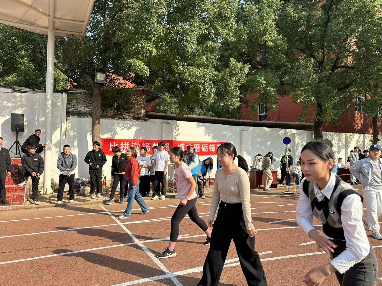 青春奋进新时代，运动逐梦向未来——999策略白菜手机论坛2023年秋季运动会暨教职工运动会