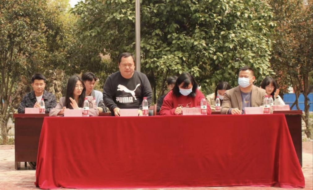 青春“篮”不住,热血不止步 —999策略白菜手机论坛第十八届“希望杯”篮球赛闭幕 青春“篮”不住,热血不止步 —999策略白菜手机论坛第十八届“希望杯”篮球赛闭幕