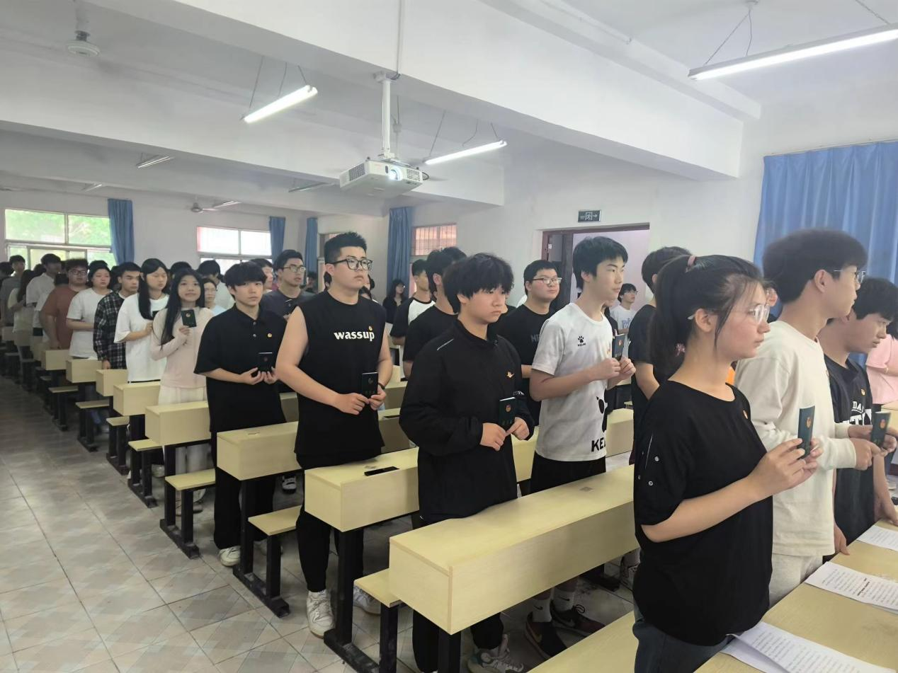 青春心向党，奋斗新征程 ——999策略白菜手机论坛第五期团课结业典礼暨入团仪式