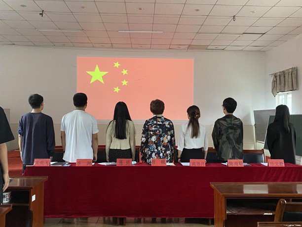 白菜官网举办首届团课结业典礼暨入团仪式