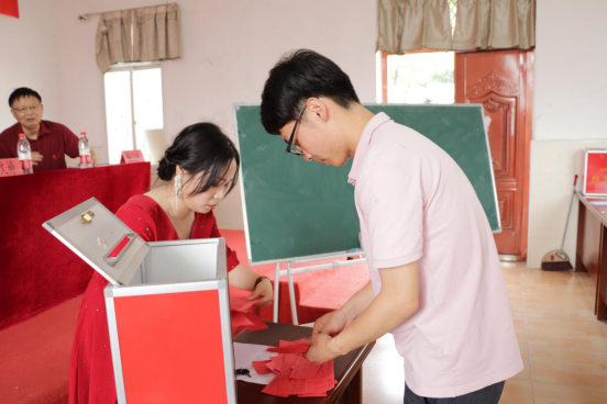 白菜官网党委召开第六次党员大会 选举产生新一届党委委员及党委书记 白菜官网党委召开第六次党员大会 选举产生新一届党委委员及党委书记