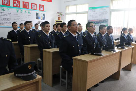 白菜官网举行2019级深圳地铁订单班开班仪式 白菜官网举行2019级深圳地铁订单班开班仪式